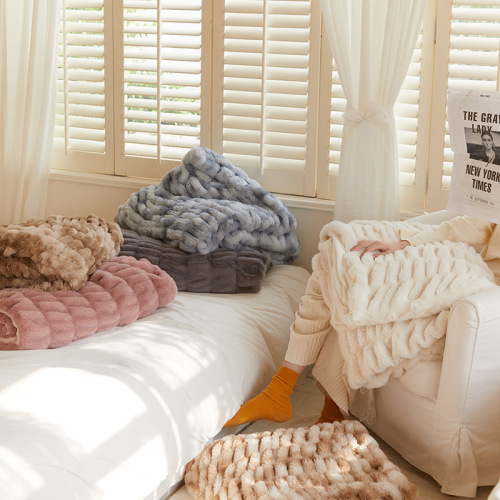 High-end faux fur plush blanket, comfortable and skin-friendly, bubble rabbit fur blanket, winter sofa blanket, leisure blanket, luxury bed tail cover blanket