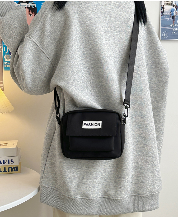 Cross-border canvas bags, couple single-shoulder bags, sturdy and durable small square bags, simple and elegant texture, student bags, women's crossbody bags undefined