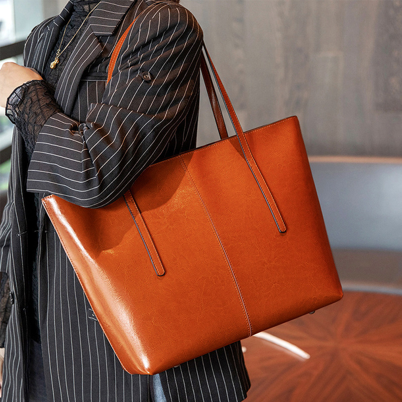 Wholesale Genuine Leather Large Capacity Women's Bag, Business Commute Lightweight Handbag & Shoulder Bag, Fashion Oil Wax Leather Tote