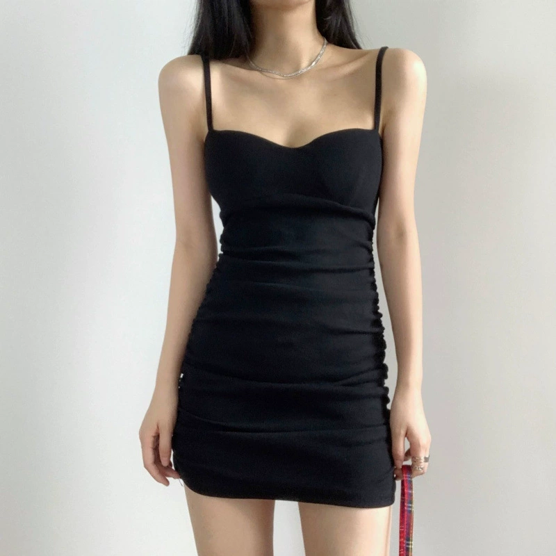 Платье 2024, новое облегающее платье в европейском и американском стиле на подтяжках, внутренняя одежда, верхняя одежда, короткая юбка с открытой спиной и складками на ключицах, закрывающая бедра