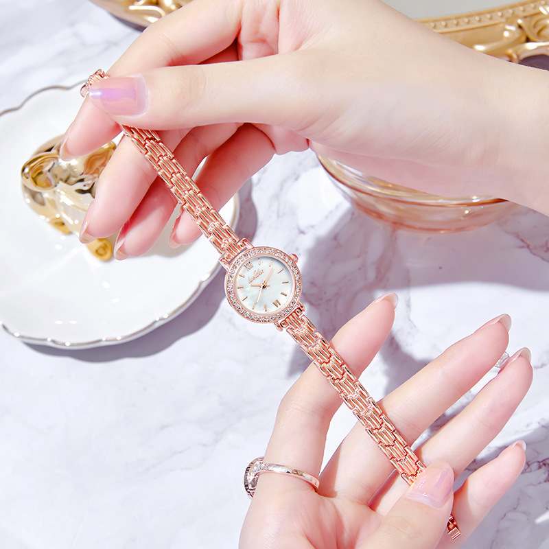 New Hot Selling Women's Fashion Trend Quartz Small Gold Watch Gift Box Set of Two_voghion.com