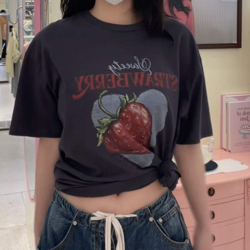 In-Stock Korean Designer Trendy Brand Short-Sleeve T-Shirt with Cute Strawberry Print, Loose-Fitting Korean Style Versatile Top for Women In-Stock Korean Designer Trendy Brand Short-Sleeve T-Shirt with Cute Strawberry Print, Loose-Fitting Korean Style Versatile Top for Women