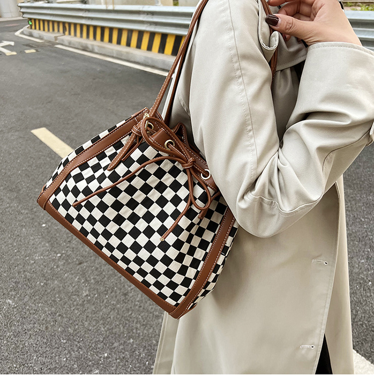 Bag women 2021 new autumn and winter ladies bag fashion checkerboard large capacity tote bagpicture2