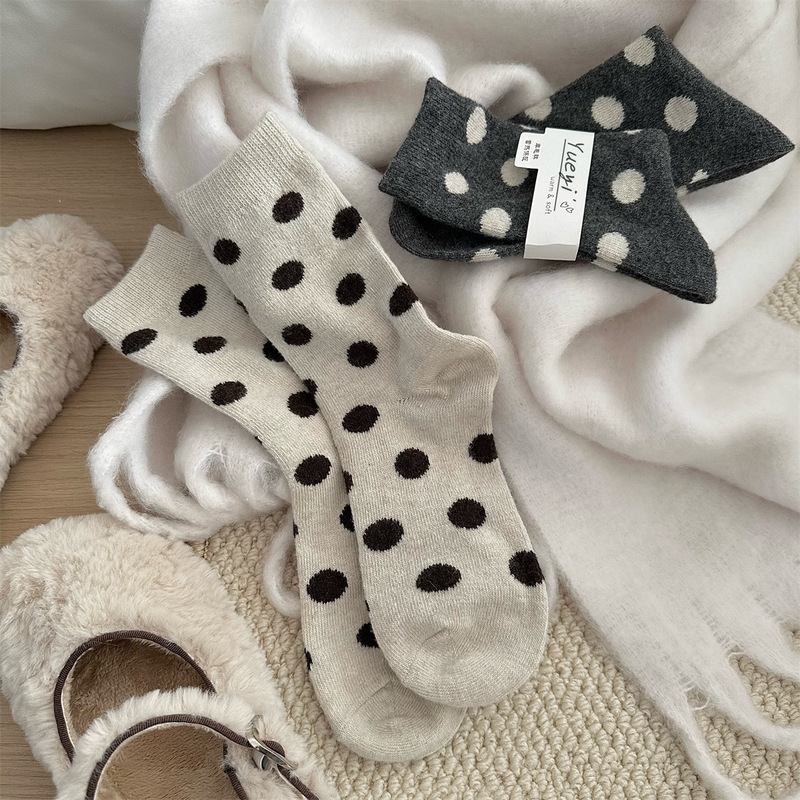 Yueyi socks women's thickened warm polka dot wool socks South Korea ins girly wear mid-calf socks pile socks Yueyi socks women's thickened warm polka dot wool socks South Korea ins girly wear mid-calf socks pile socks