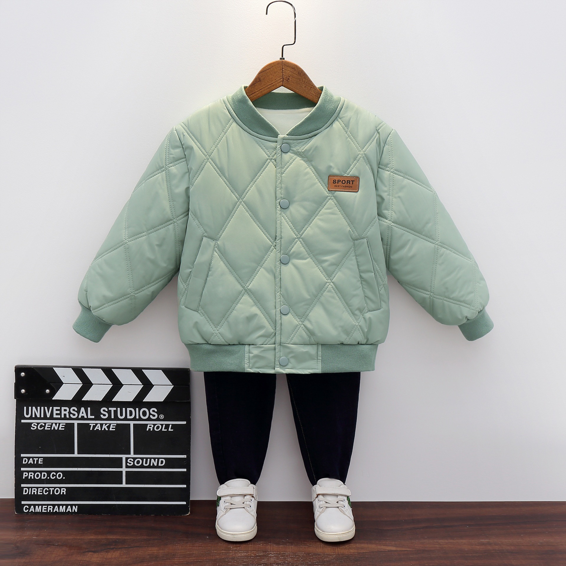 Chaqueta de algodón para niños 2024 Otoño e Invierno Nuevo estilo coreano chaqueta de bebé para niños uniforme de béisbol estilo coreano ropa de algodón engrosada moda