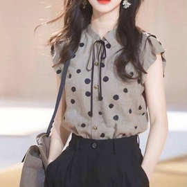 2025夏季甜辣妹法式波点印花小飞袖衬衫女设计感小众通勤百搭上衣