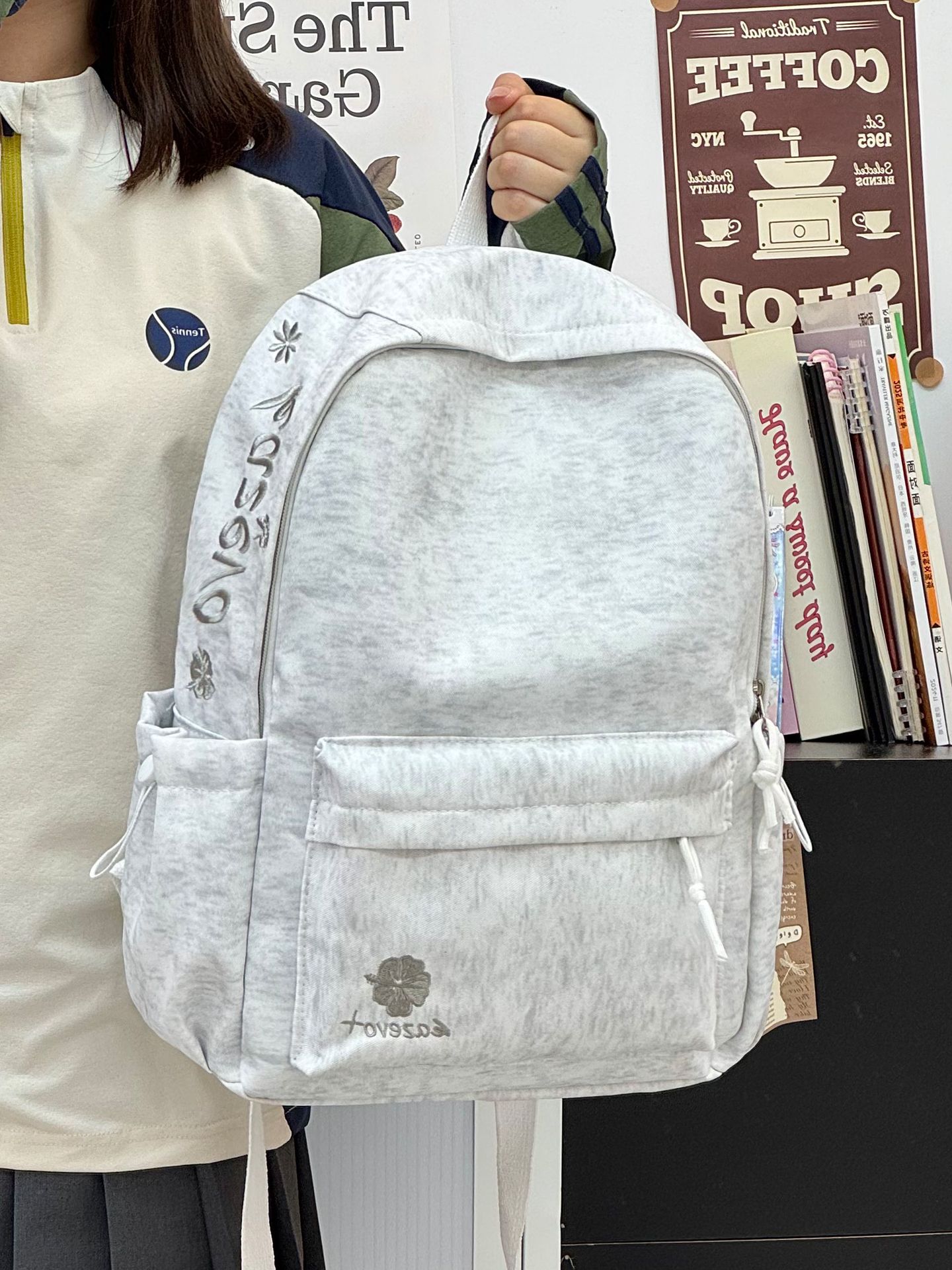 Large-Capacity Schoolbag for Women in Middle and High School, Casual Campus Versatile Simple Embroidered Lightweight College Student Backpack Backpack for Men