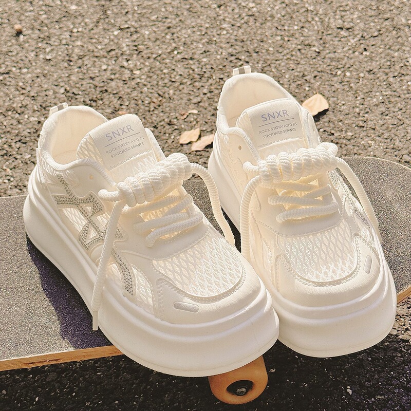 Unique Pairing with College-Style Casual Shoes, Thick-Soled Trendy Summer White Shoes for Women, Fashionable Skirts, Korean Style
