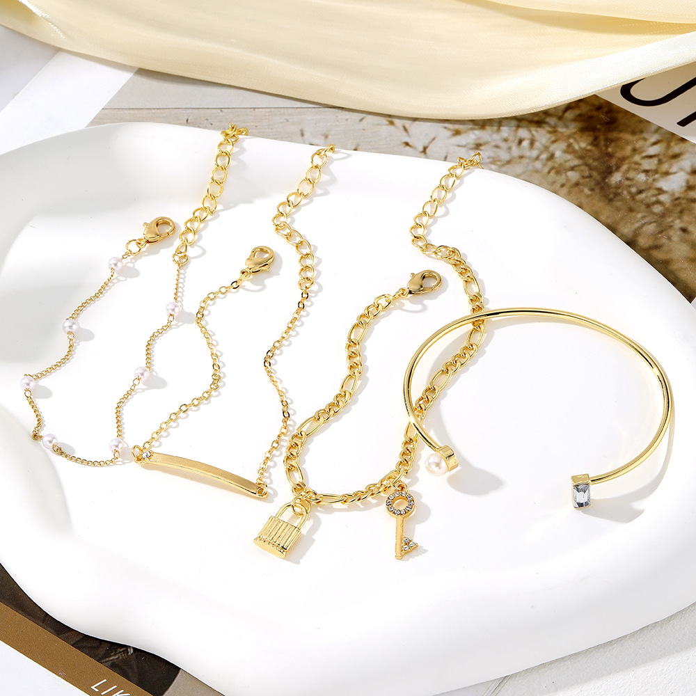 2 pezzi di gioielli con perle finte aperte da donna con bracciale con lucchetto in lega con chiave a cuore e diamante, set di 4_voghion.com