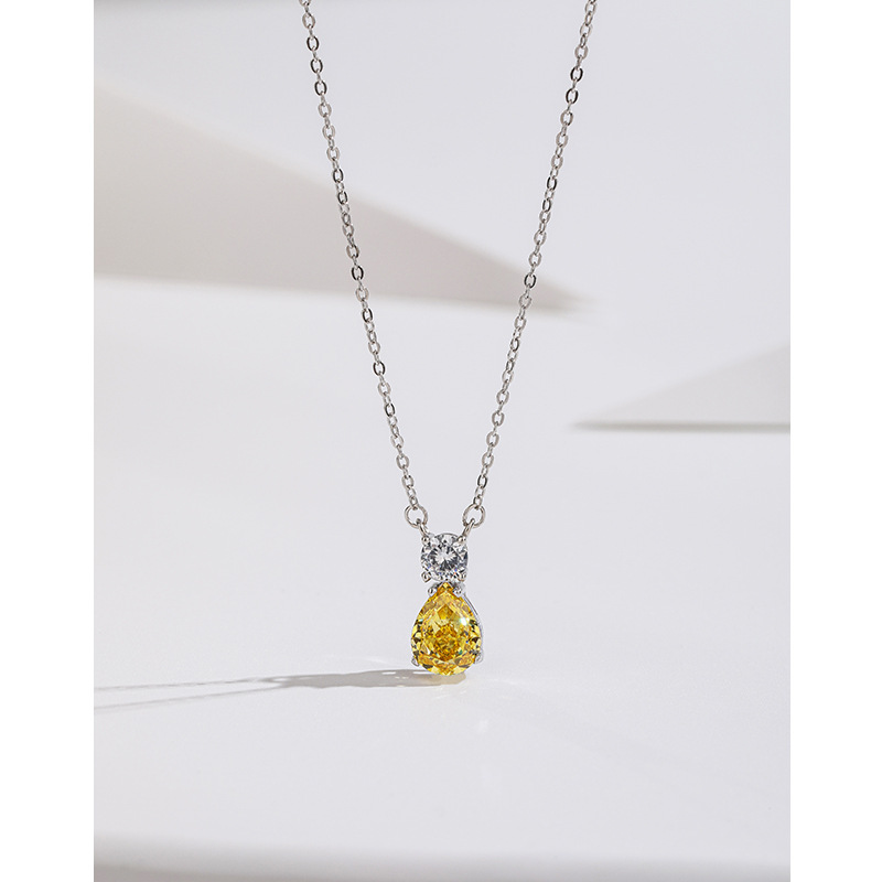 S925 plata esterlina hielo flor corte collar cuadrado para las mujeres Luz de lujo de alto grado temperamento nicho de alto carbono diamante colgante clavícula cadena