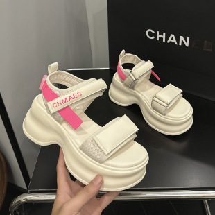 Thick-Soled Sandals for Women 2025 Summer New Fashion Versatile Beach Shoes for Outer Wear, Height-Increasing Women's Shoes for Small People