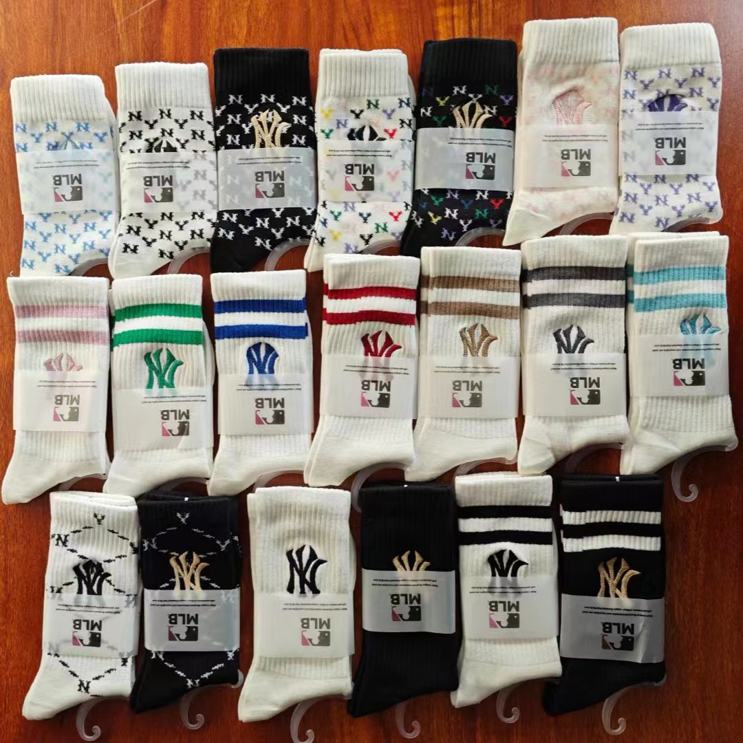 Four Seasons New NY embroidered fashionable socks letter high-top men's and women's same casual sports fashion all-match outdoor running socks