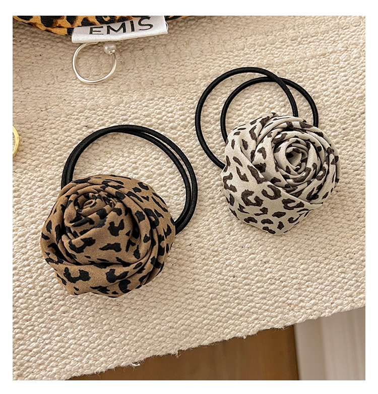 20g Weight Hair Tie Hair Accessories Type 1 Piece Quantity Holiday, Daily Occasion Cloth Material Leopard Pattern All Seasons Season Women's Gender Streetwear Style Streetwear Women's Leopard Cloth Hair Tie 1
