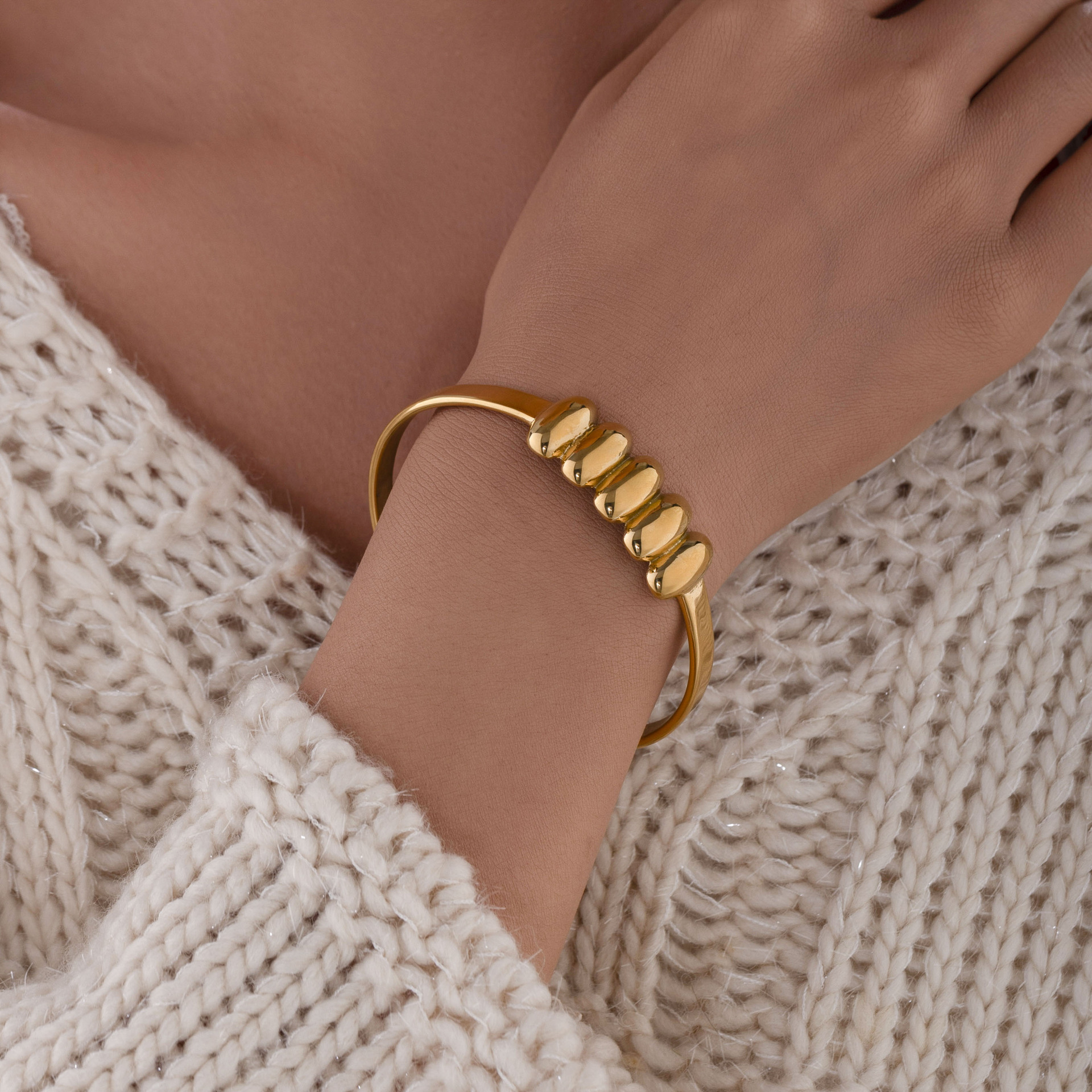 Tina transfronteriza Europa y los Estados Unidos inins estilo pulsera de acero inoxidable mujer alta sensación de diseño de personalidad pulsera de oro de 18 quilates joyas