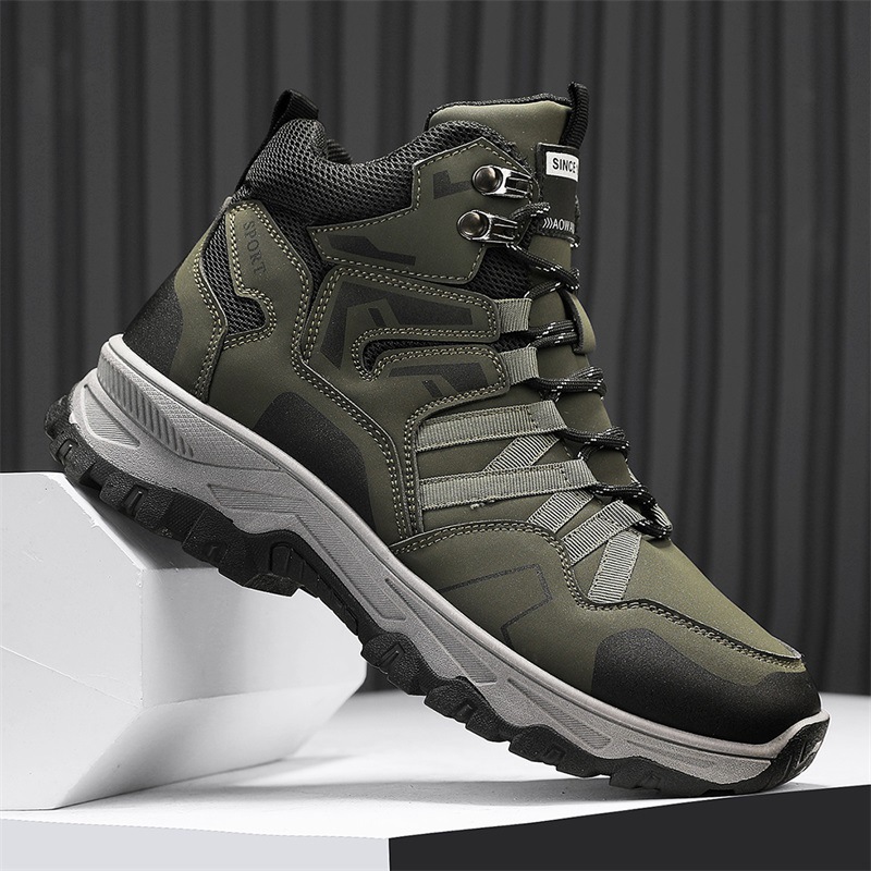 Zapatos de invierno de hombre de alta altura 2025 nuevos zapatos de montaña antideslizantes al aire libre para hombres con suela gruesa aumentando las botas Martin