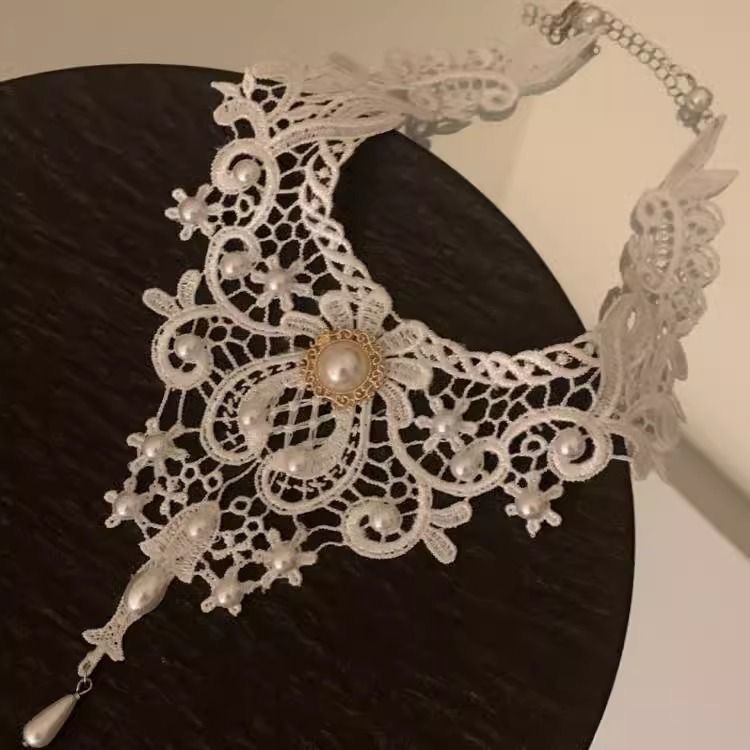 Nuevo estilo transfronterizo europeo y americano exagerado collar de mujer de encaje de estilo gótico negro moda cadena de clavícula oscura