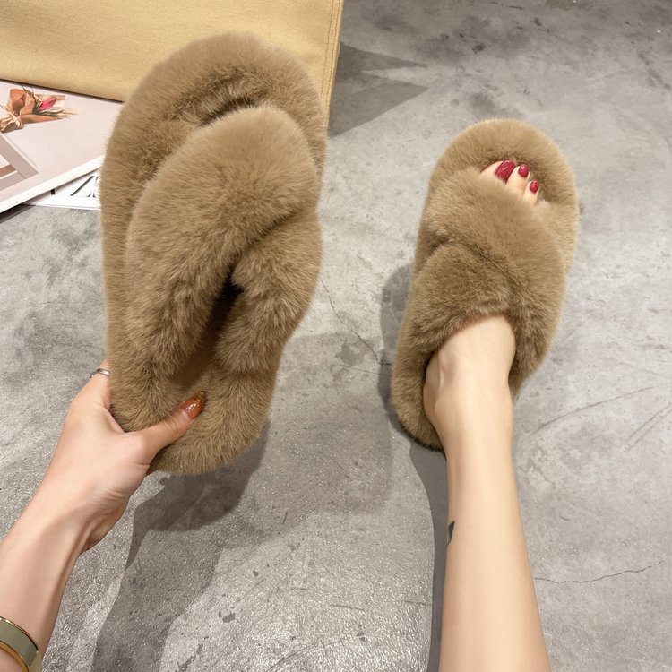 Peludo zapatillas de mujer al aire libre desgaste Internet celebridad más tamaño 2022 nuevo otoño e invierno cálido desgaste al aire libre Cruz peludo zapatillas al por mayor