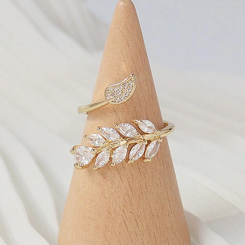 Sparkling Zircon Leaf Ring For Women Adjustable Open Design_voghion.com