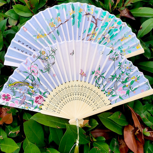 New style ancient-style folding fan for women, classical ancient costume with tassels, silk dance fan, antique summer and spring matching Hanfu fan