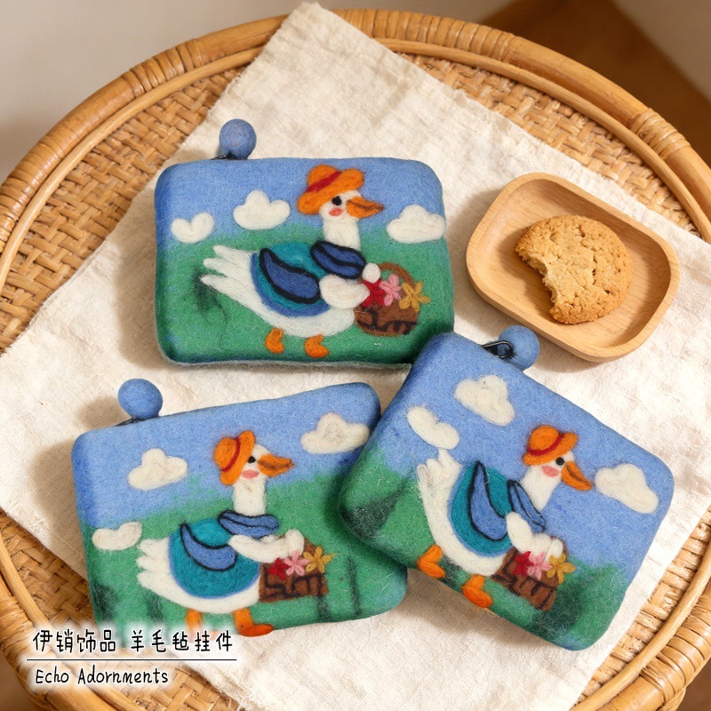 Wool Felt Cute Animal Coin Purse, High-Value and Fresh, Children's Little Duck Card Holder, Earphone and Data Cable Storage Bag