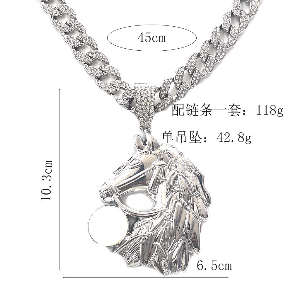 . Cross-border exclusivo para el hip-hop año del caballo colgante de cabeza de caballo collar de diamante completo de la cadena cubana accesorios de perlas joyas de moda masculinas europeas y americanas