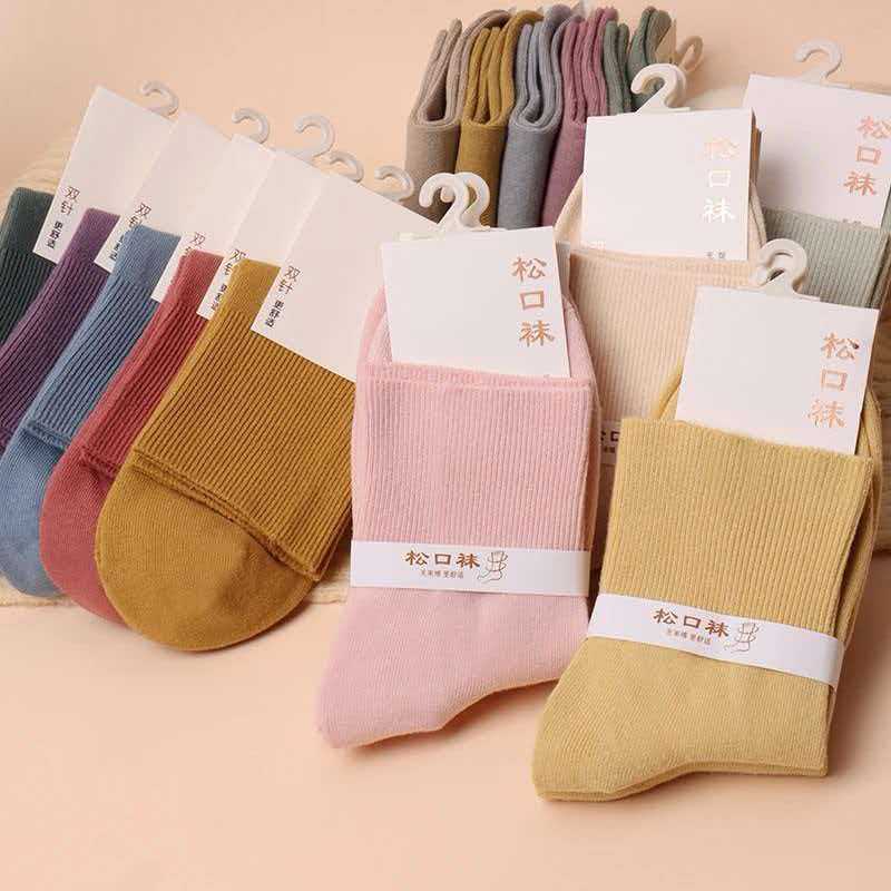 Loose-fit women's postpartum socks, non-restrictive, double-stitch, all-season mid-calf socks for swollen feet, odor-resistant, sweat-absorbent women's socks Loose-fit women's postpartum socks, non-restrictive, double-stitch, all-season mid-calf socks for swollen feet, odor-resistant, sweat-absorbent women's socks