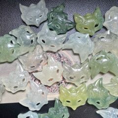 玉狐のマスクのペンダントは天然の玉のペンダントの彫刻の部品を飾って玉のペンダントの部品を卸売りします。