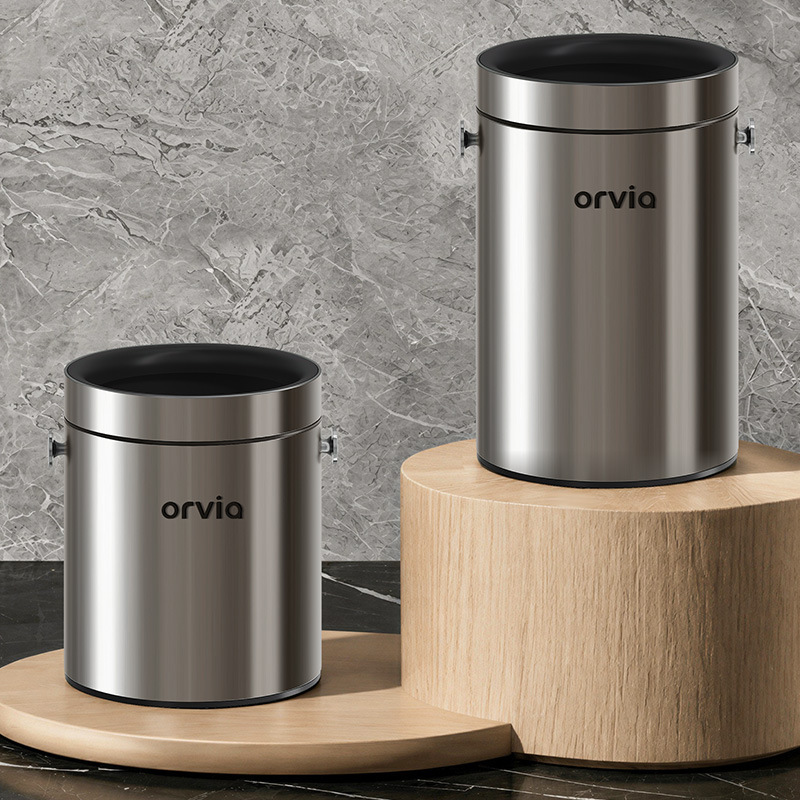 Stainless steel trash can for home use in the living room, light luxury retro kitchen trash can, high aesthetic value, movable sanitary cleaning bin Stainless steel trash can for home use in the living room, light luxury retro kitchen trash can, high aesthetic value, movable sanitary cleaning bin