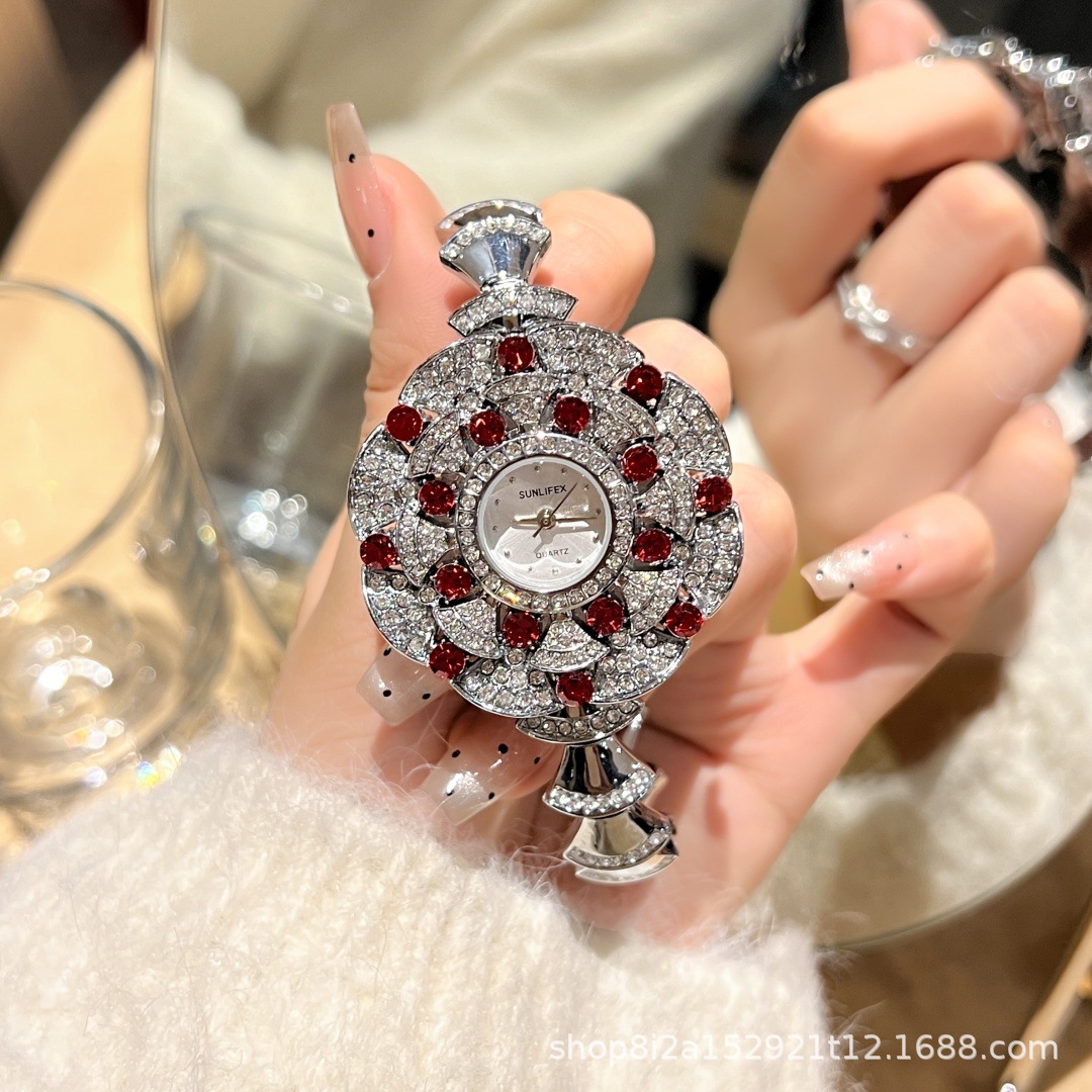 Fashion Women's Watch Luxury Bracelet Watch Women's Trendy Exquisite Bracelet Watch Full Diamond High-End Appearance Watch