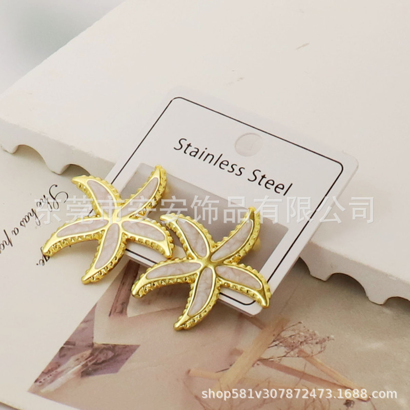 跨境轻奢高级感不锈钢方形白色滴釉爱心耳环女小巧精致时尚耳钉|undefined
