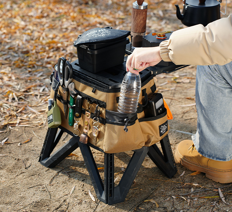 Tabouret de camping pliant avec sac de rangement et poches_voghion.com
