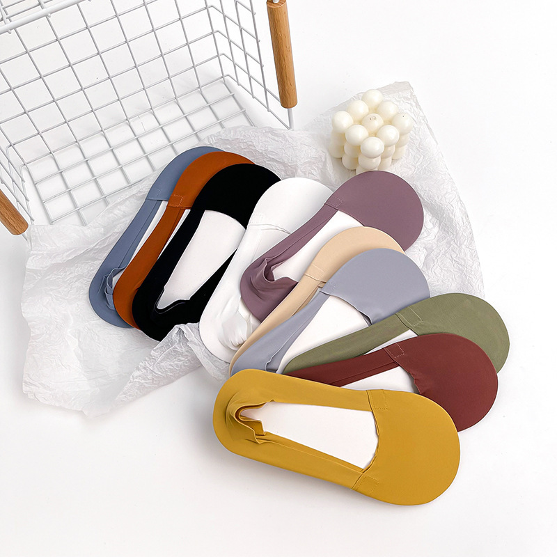 Calcetines de las mujeres de corte bajo invisible de seda de hielo verano fina toalla transparente Fondo aire que absorbe el sudor de silicona calcetines sin talón