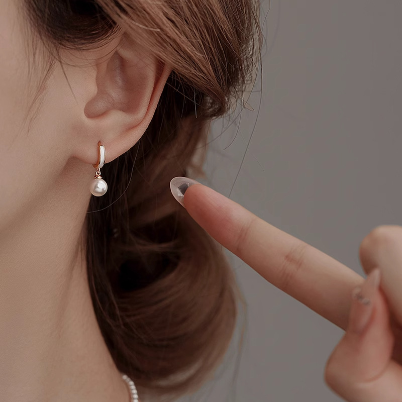 Pearl Earrings for Women, Light Luxury, Elegant and Sophisticated, Spring and Summer Ear Care Earrings, Ear Cuffs with a Sense of Design, Versatile Earrings for Autumn and Winter