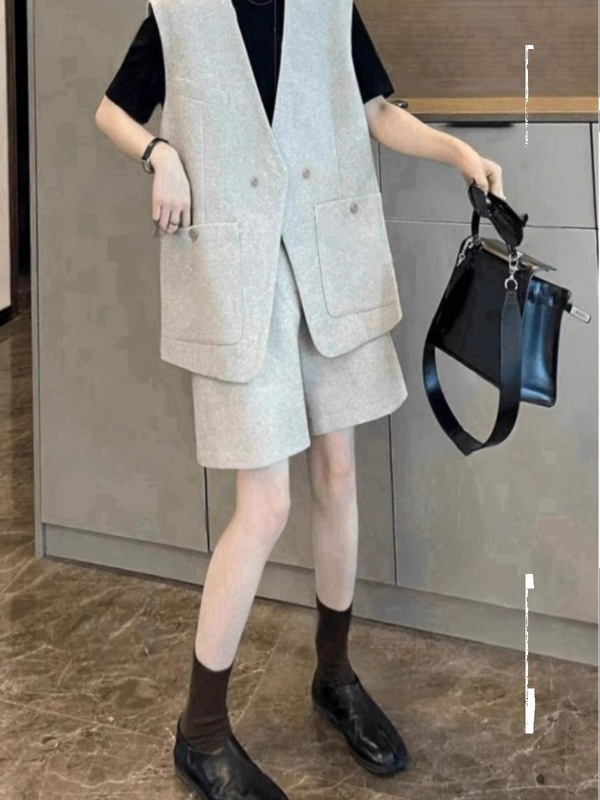 漂亮女装高端洋气减龄套装微胖女生显瘦通勤西装马甲短裤两件套|undefined