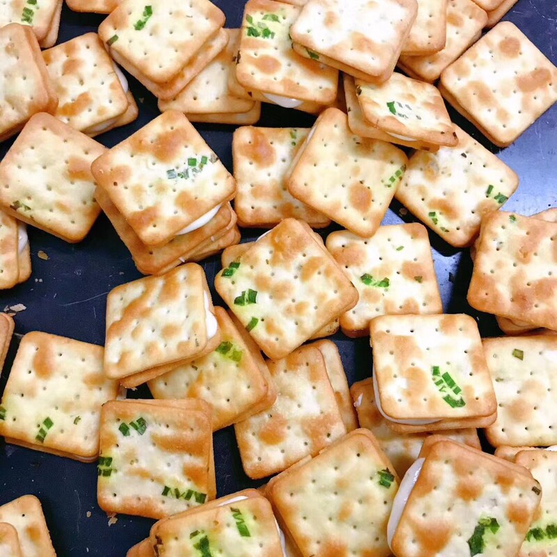 Bulk 500g chives beef cake Xiamen flavor handmade nougat sandwich biscuit leisure food manufacturer