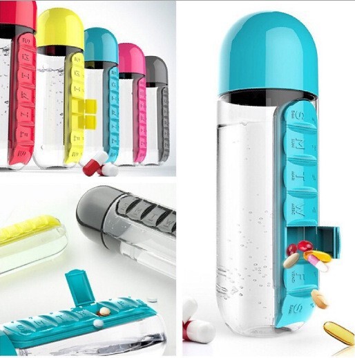 Seven-day portable medicine box two-in-one outdoor portable water bottle with medicine box cup Seven-day portable medicine box two-in-one outdoor portable water bottle with medicine box cup