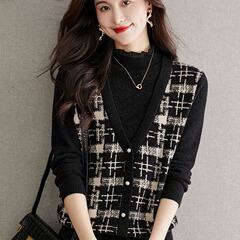 200斤の大きいサイズの婦人服のレースは半高襟の偽の2つのメリヤスの秋冬の気質をつなぎ合わせて底のシャツを詰めます。
