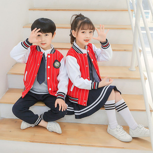 2023�¿���С�W��У��Ӣ���L�����Ůͯ������WԺ���b�׃��@�@��