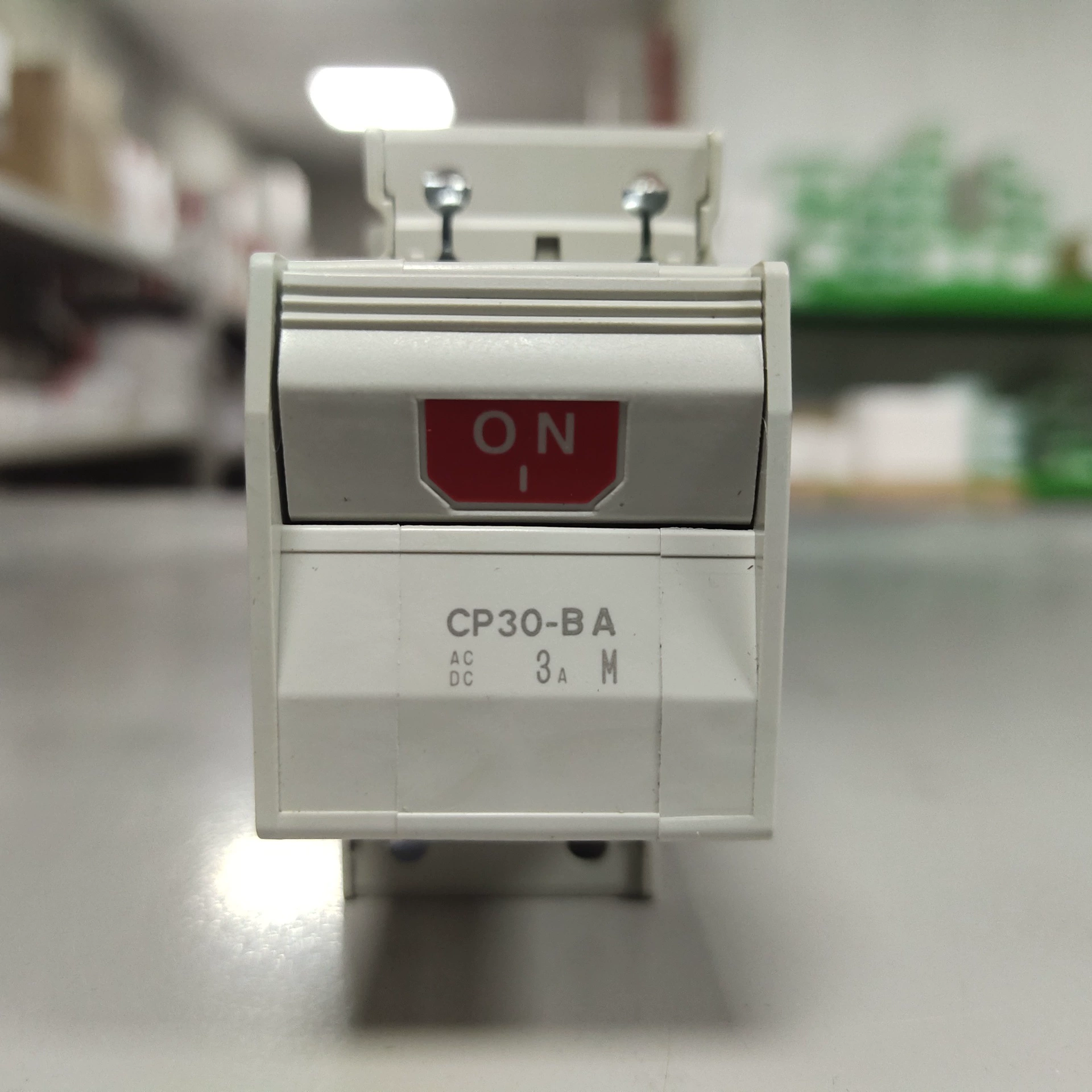 Mitsubishi new plastic shell switch NF400-SW 3P 400A original spot