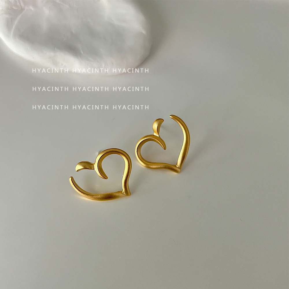Design matte minimalistic elegant fashionable earrings