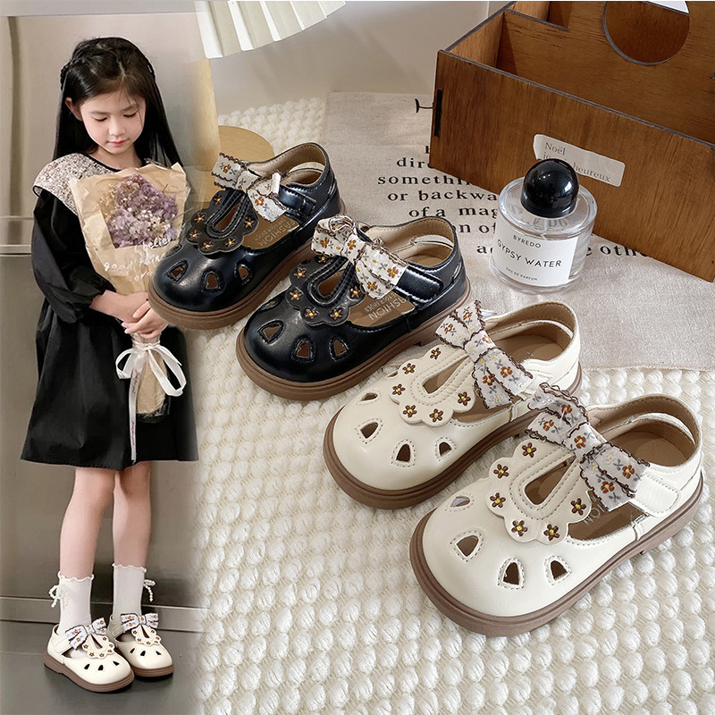 Children's fashionable sandals with bow
