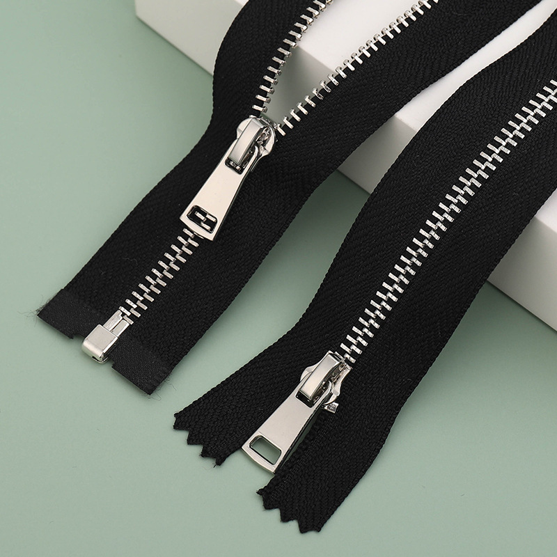 No. 3 open tail platinum tooth copper zipper clothes placket zipper pants pocket closed tail zipper fan-shaped head black and white