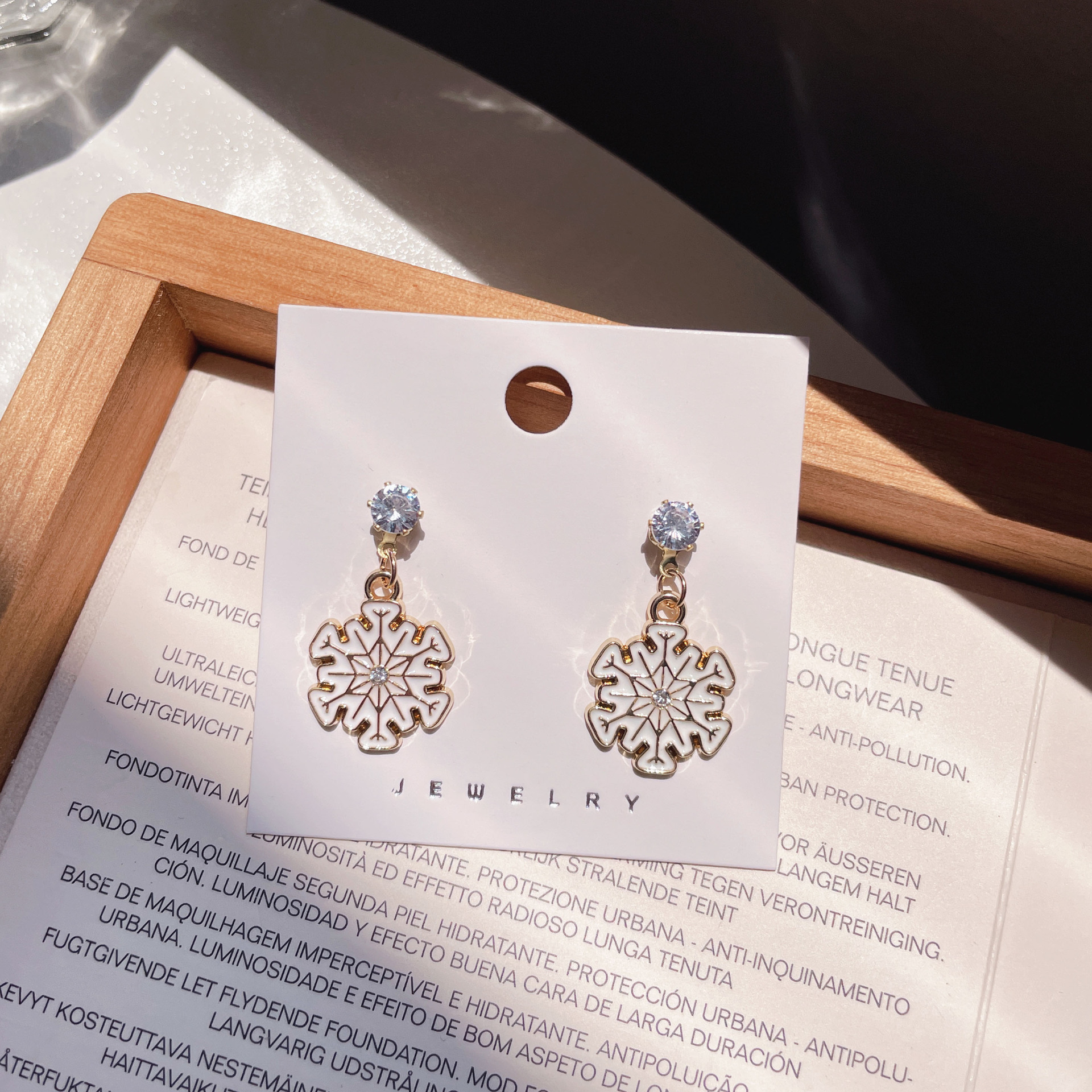 24g Weight Rhinestones Inlay Material Drop Earrings Classification 1 Pair Quantity Festival Occasion Alloy Material Christmas Festival Cartoon Character, Christmas Tree, Santa Claus Pattern Women's Gender Plating, Flakes Design Cartoon Style, Cute Style 1 Pair Christmas Cartoon Style Cute Cartoon Character Christmas Tree Santa Claus Plating Flakes Alloy Rhinestones Drop Earrings 9