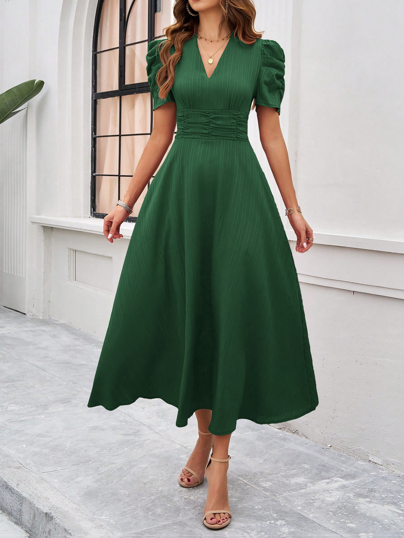 318g Weight Maxi Long Dress Dress Length Type Short Sleeve Sleeve Length Swing Dress Dresses Type Puff Sleeve Sleeve Type Spandex, Polyester Fabric Type High Waist Waist Line Daily Occasion V Neck Neckline Regular Fit Fit Type Solid Color Pattern 2025 Spring and Summer Season Women's Gender Pleated Design Simple Style Style Wholesale Women's Simple Style Pleated Solid Color Daily V Neck Short Sleeve Swing Dress 2