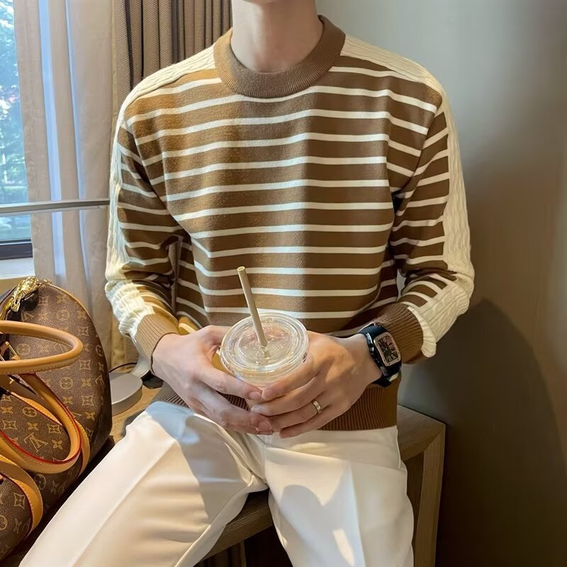 Color contrastante diseño de manguita de costura estriada camiseta de punto de moda masculina retro cuello redondo hoodie versión suelta de hombro caída camiseta de lana