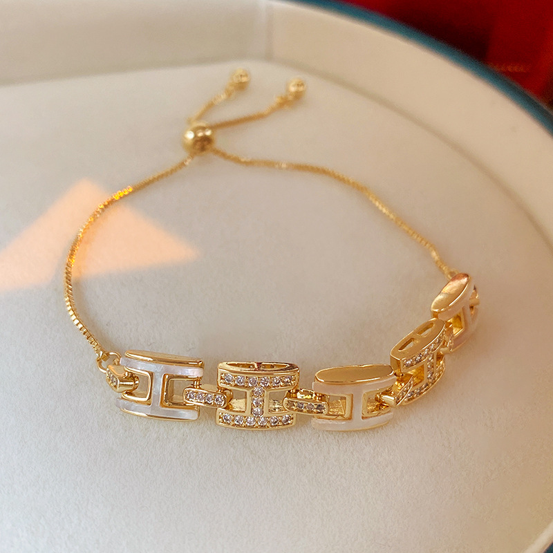 Retro Letter Copper Plating Inlay Zircon Bracelets 1 Piece display picture 3