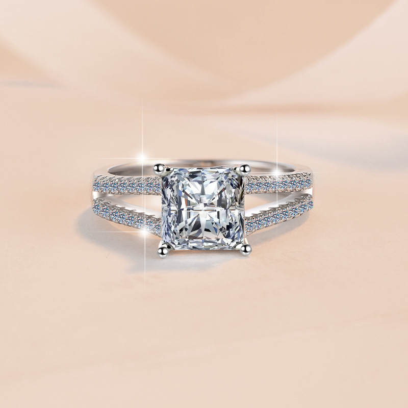 欧美跨境莫桑钻戒指925纯银戒子公主方2克拉时尚指环直播厂家批发
