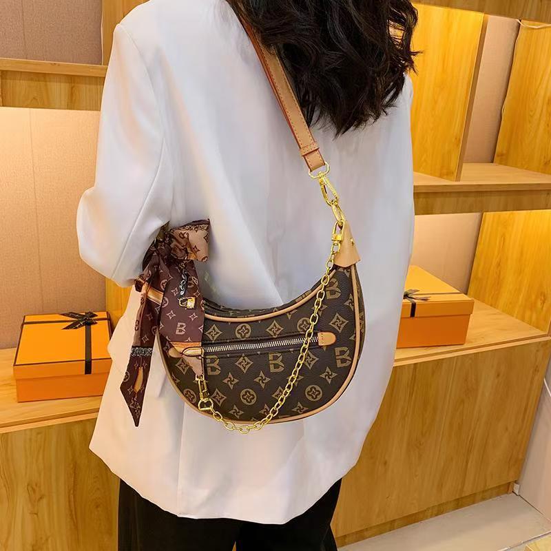 L Moon Bag 2025 New Model V Pea Bag m Lv Chain Shoulder Crossbody Handbag with Print L Moon Bag 2025 New Model V Pea Bag m Lv Chain Shoulder Crossbody Handbag with Print