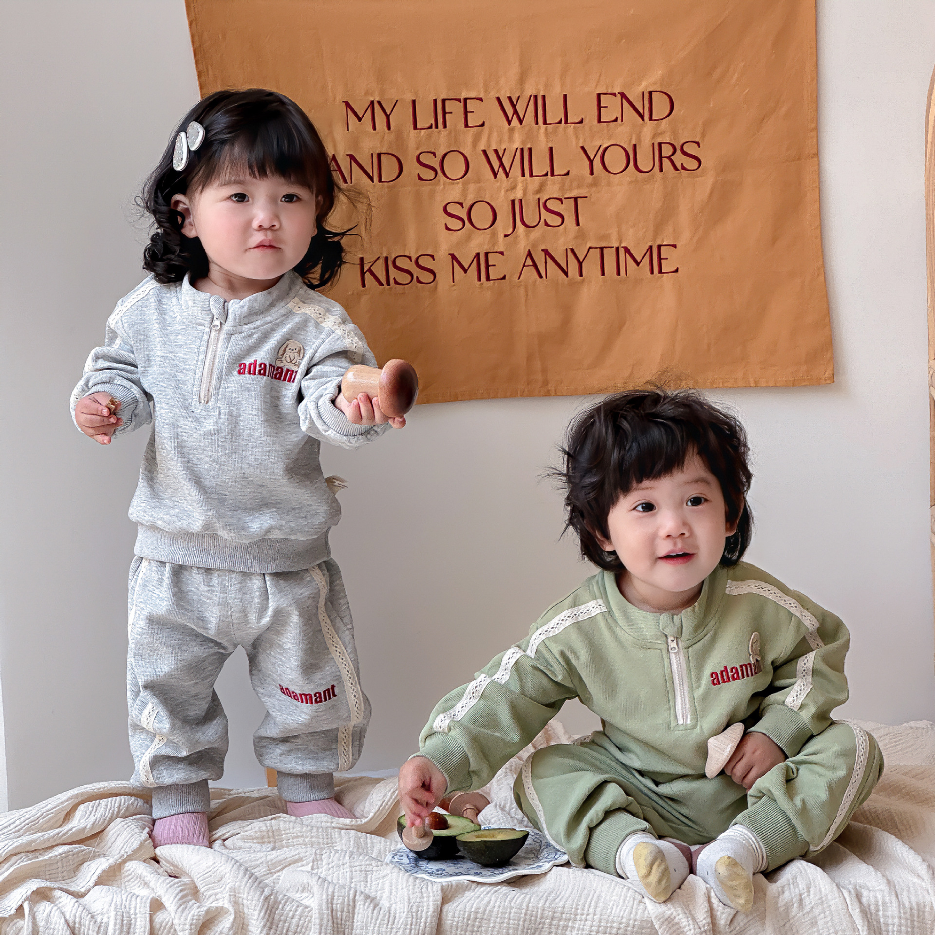 Ropa deportiva para bebés y niños, suéteres, trajes de manga larga, celebridades de Internet, chaquetas casuales para niños de moda, pantalones, ropa de primavera y otoño