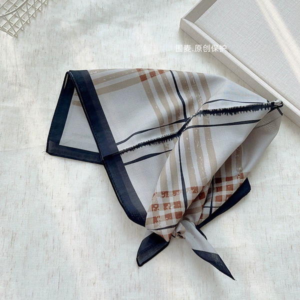 Gray grid strips
